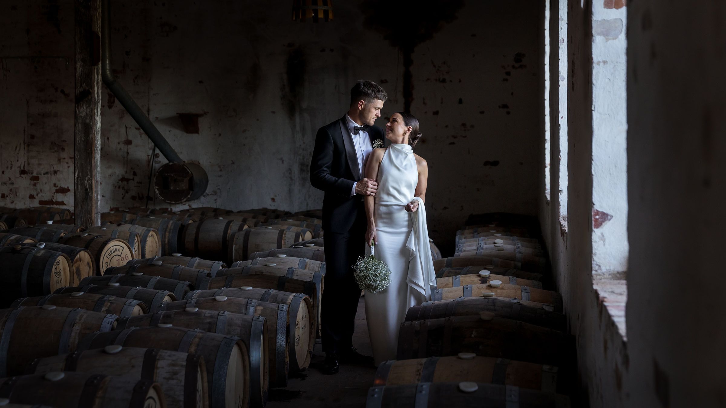 Wedding images by Albury Wodonga Wedding Photographer Jason Robins, 2025 Australian Wedding Photographer of the Year.