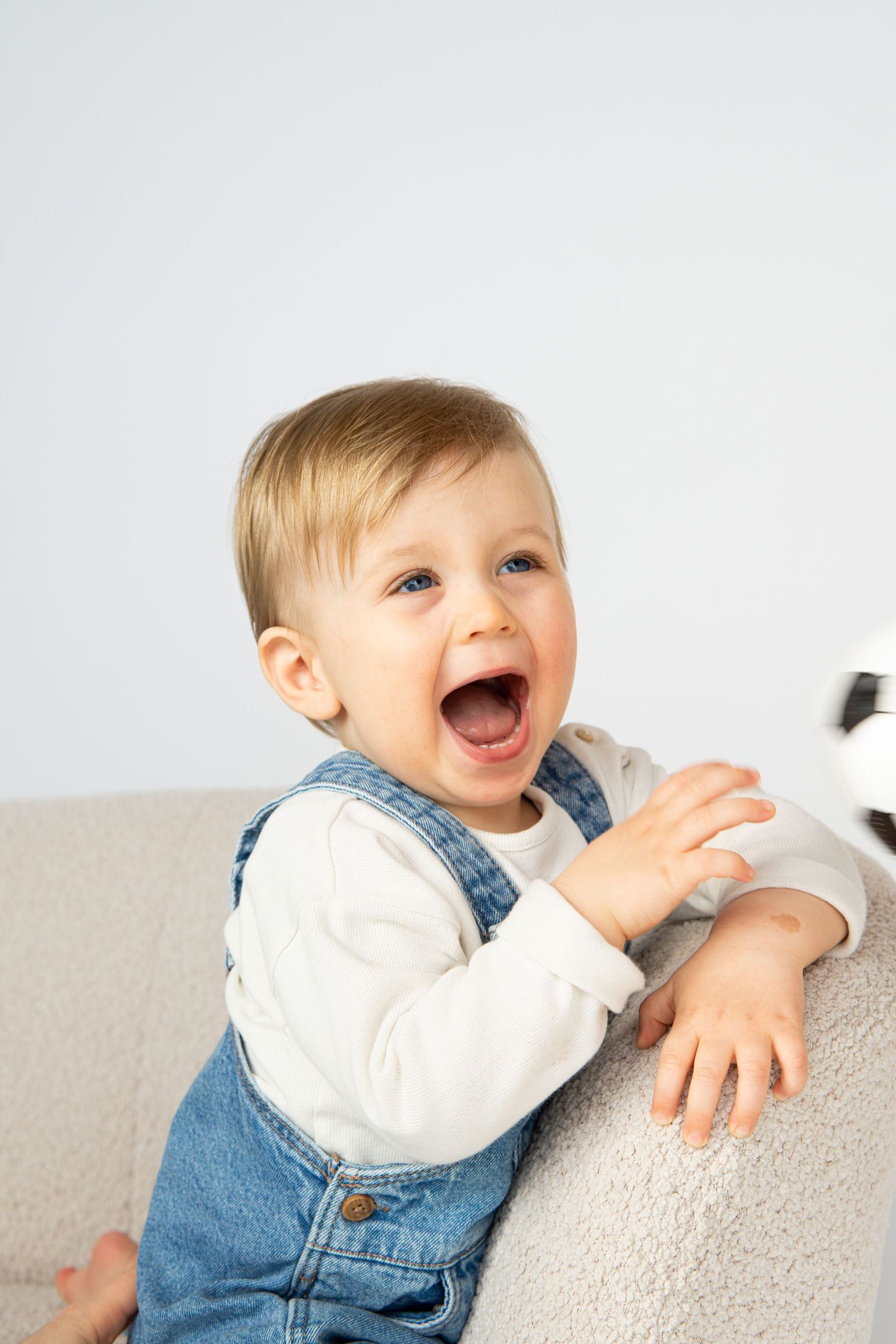 Portret & Lifestyle fotografie baby kind en peuter daglichtstudio Alkmaar Noord-Holland by LoDé