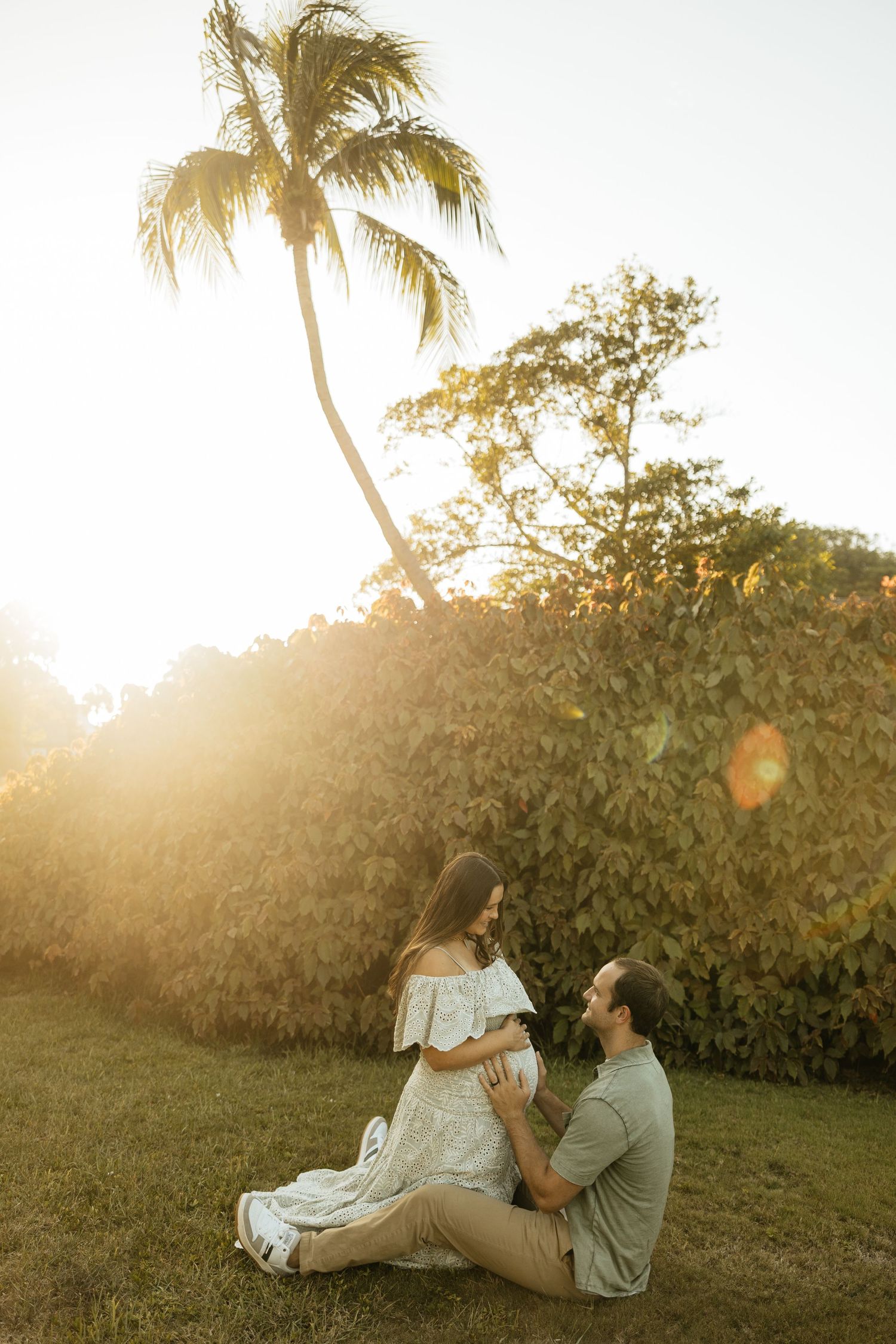 Jacksonville Beach maternity photos. Jacksonville Maternity Photographer, Jacksonville Family Photographer  - Lindsay McDow Photography