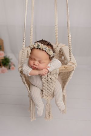 miami newborn photographer, newborn photography near me, newborn portraits in miami, baby photography miami