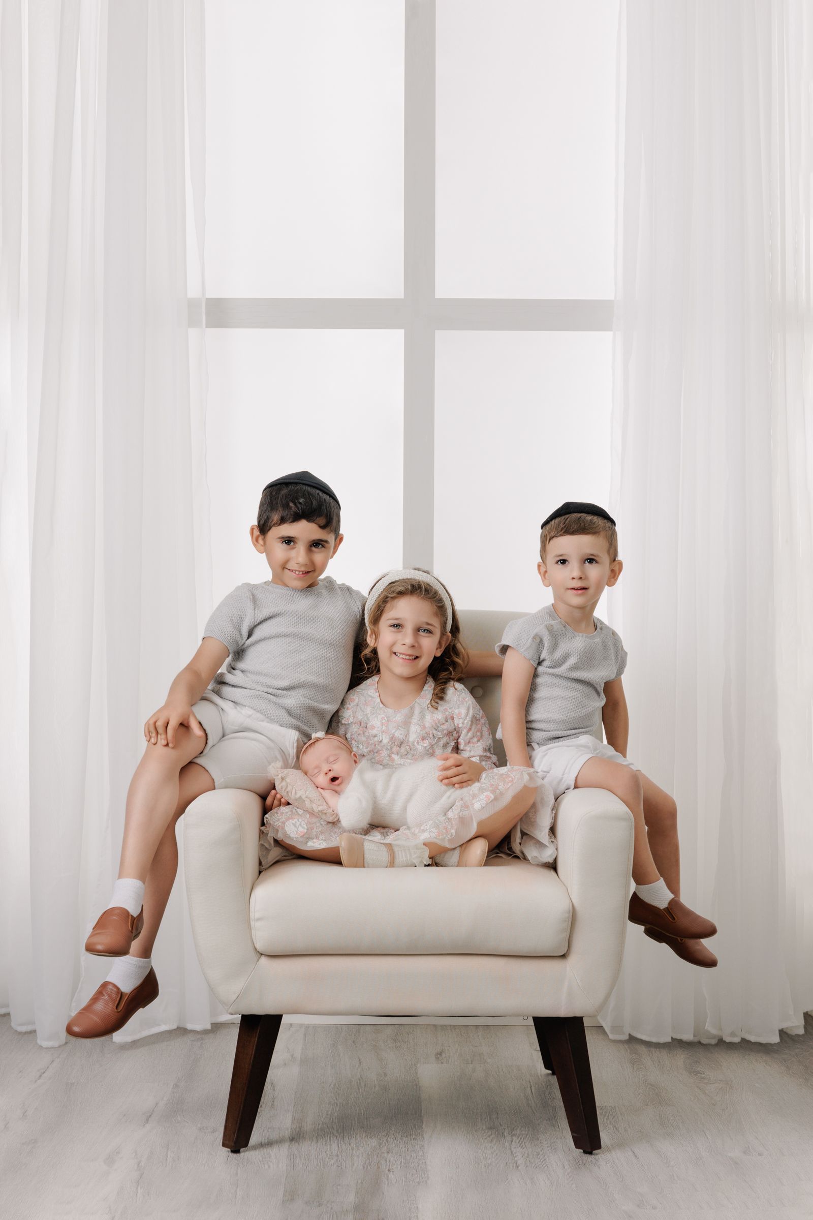 miami newborn photographer, newborn photography near me, newborn portraits miami