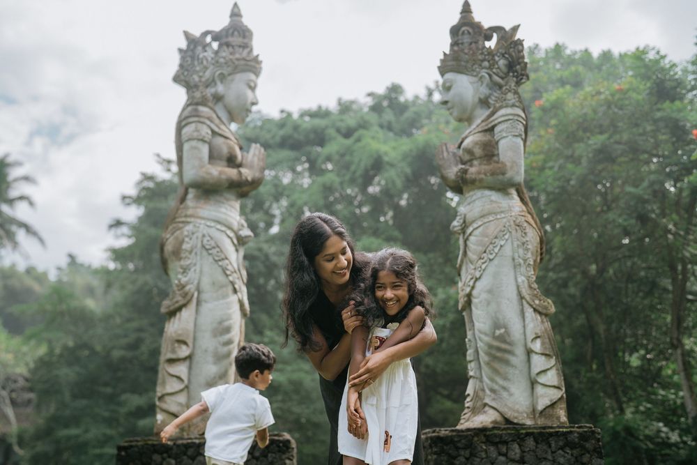 Family portraits at Dua Dari Ubud Bali.