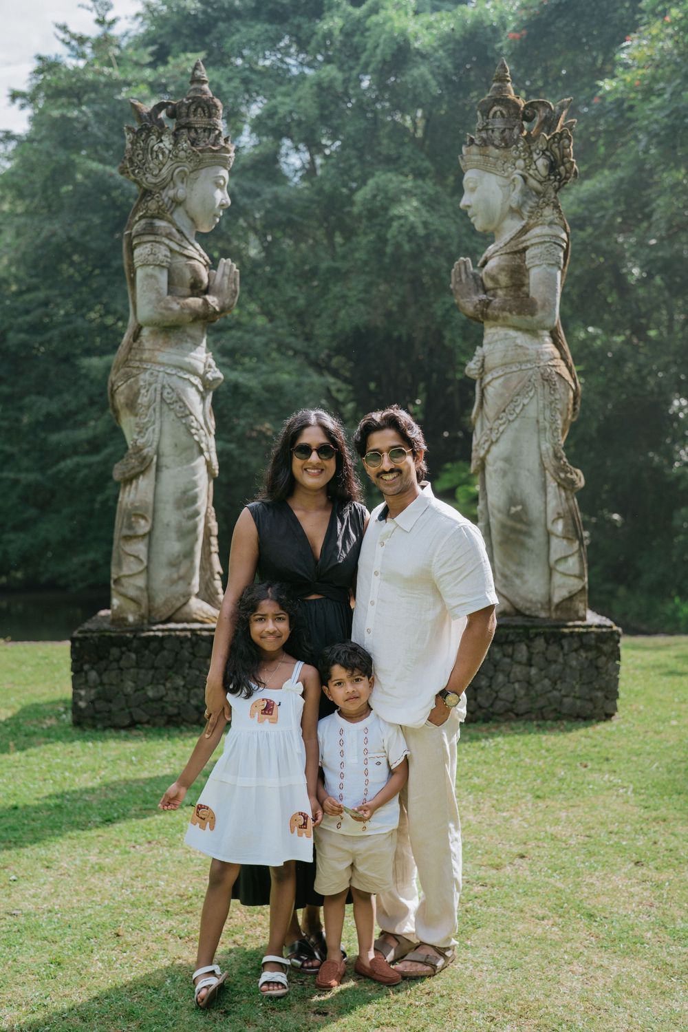 Family photography at Dua Dari Ubud Bali.