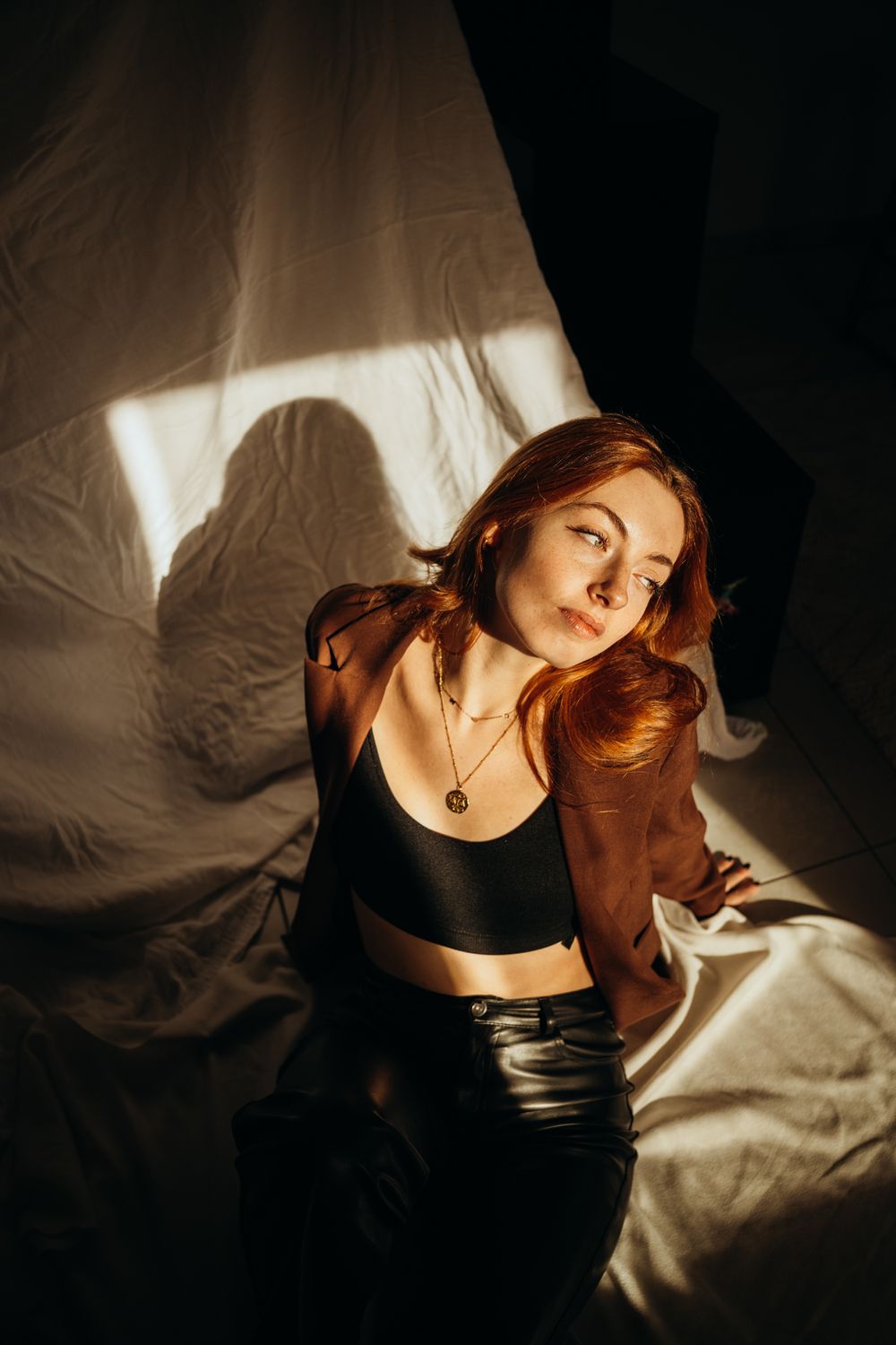 portrait à la maison, lumière naturelle