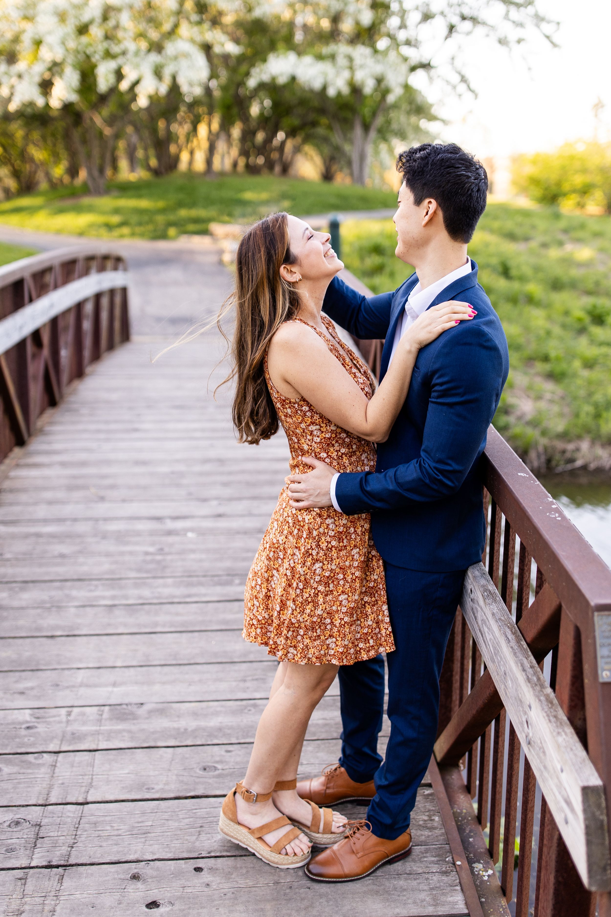 Relationship photography
Date night photoshoot
Couple walking photos
Smiling couple pictures
Engagement photography
Pre-wedding photos
