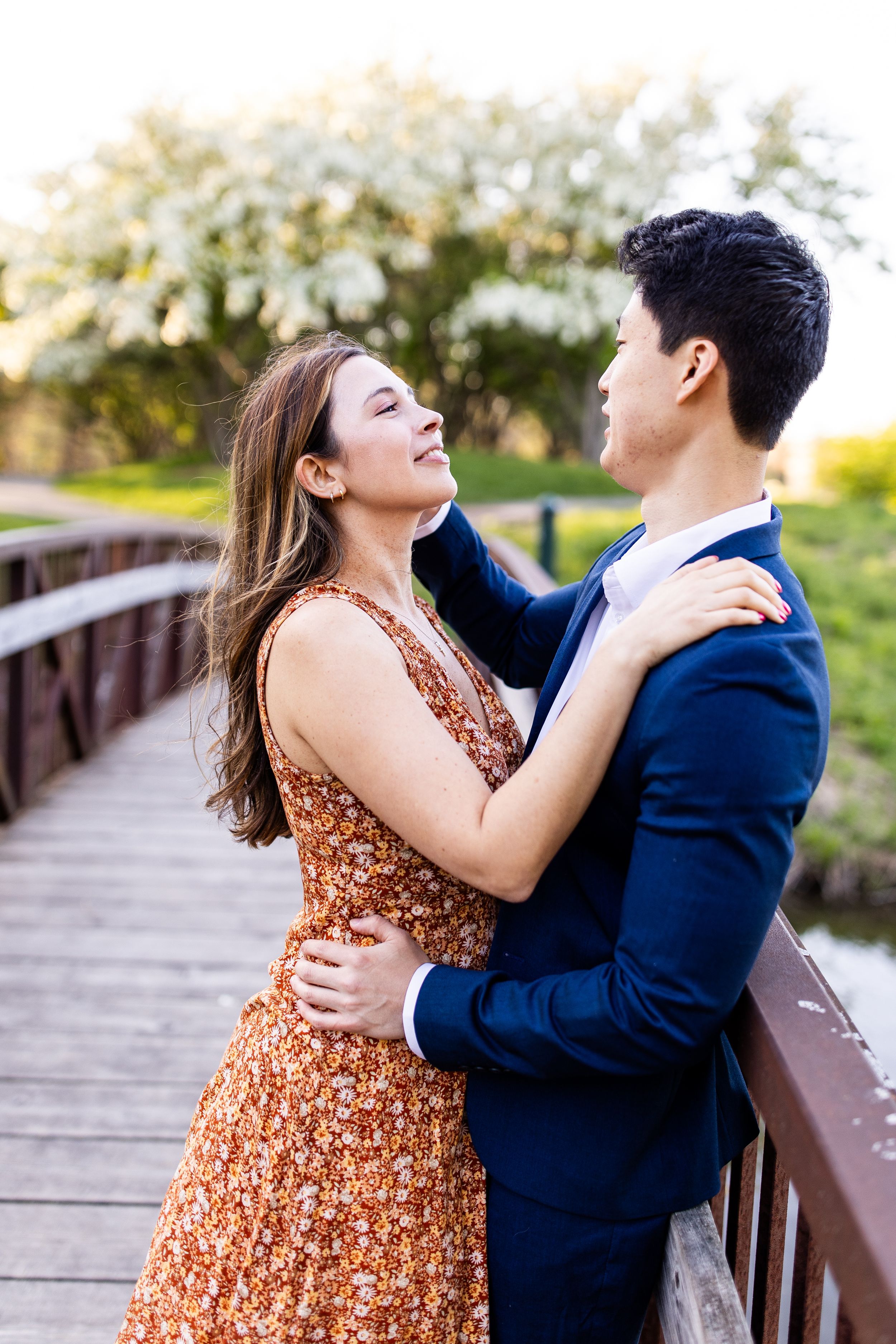 Relationship photography
Date night photoshoot
Couple walking photos
Smiling couple pictures
Engagement photography
Pre-wedding photos