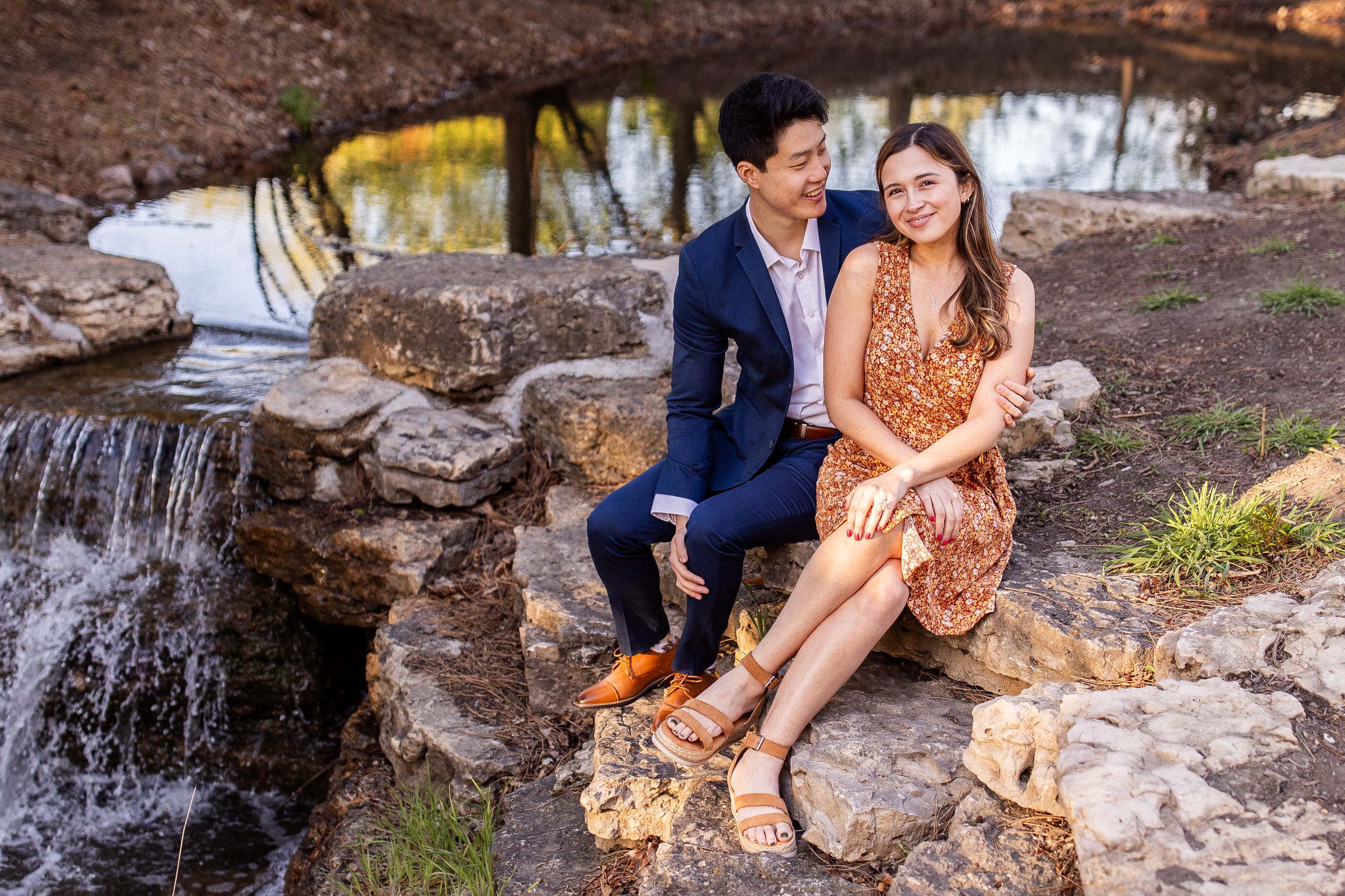 Relationship photography
Date night photoshoot
Couple walking photos
Smiling couple pictures
Engagement photography
Pre-wedding photos