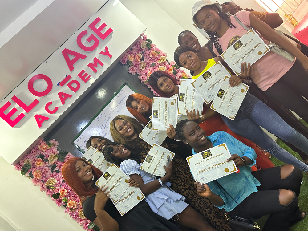 Graduating student at best and number one beauty studio in Warri.
Ikeja
Cozy atmosphere
EloAge