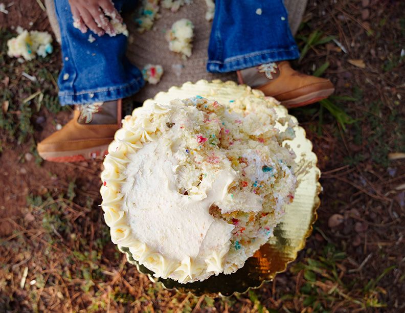 midland tx cake smash photographer photographer midland tx milestone session first birthday photo session birthday cake