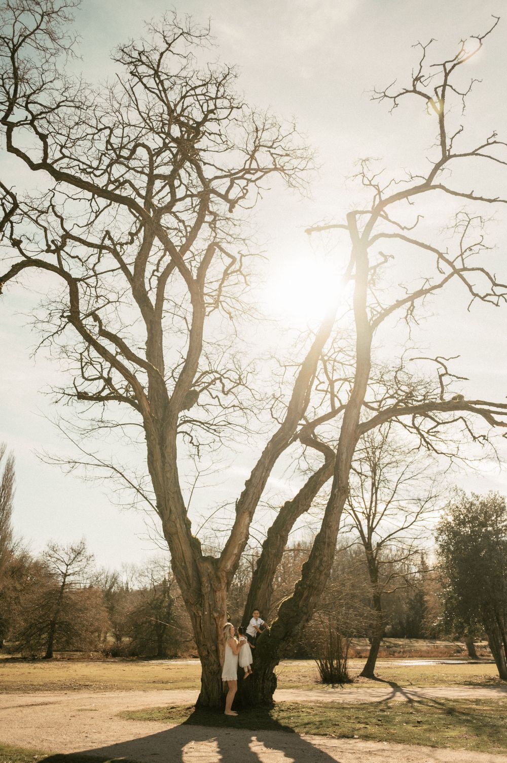 Natural Sunny Day Lifestyle Outdoor Family Photoshoot in Vancouver by Marina Dams