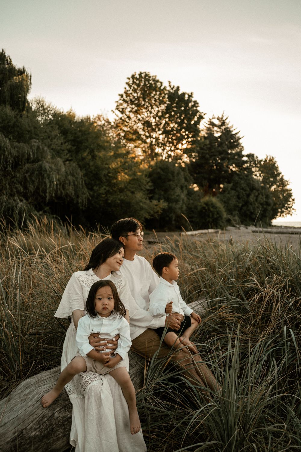 Creative Lifestyle Photography by Marina Dams Maternity Photoshoot Family Vancouver Sunset