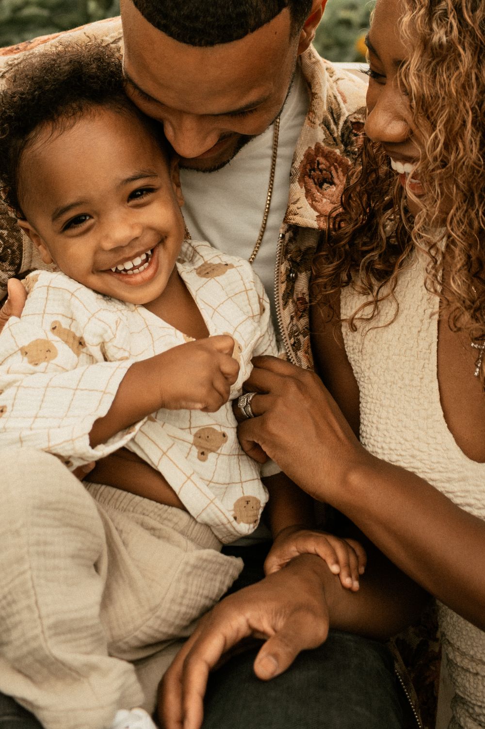 Creative Lifestyle Photography by Marina Dams Family Photoshoot Sunflowers Vancouver