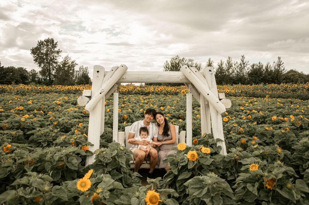 Creative Lifestyle Photography by Marina Dams Family Photoshoot Sunflowers Vancouver