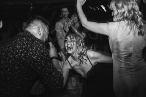 Fotograf za vencanja Srbija Novi Sad  
Wedding photographer Serbia
Žurka na proslavi venčanja
Ljubav na salasu
Wedding session