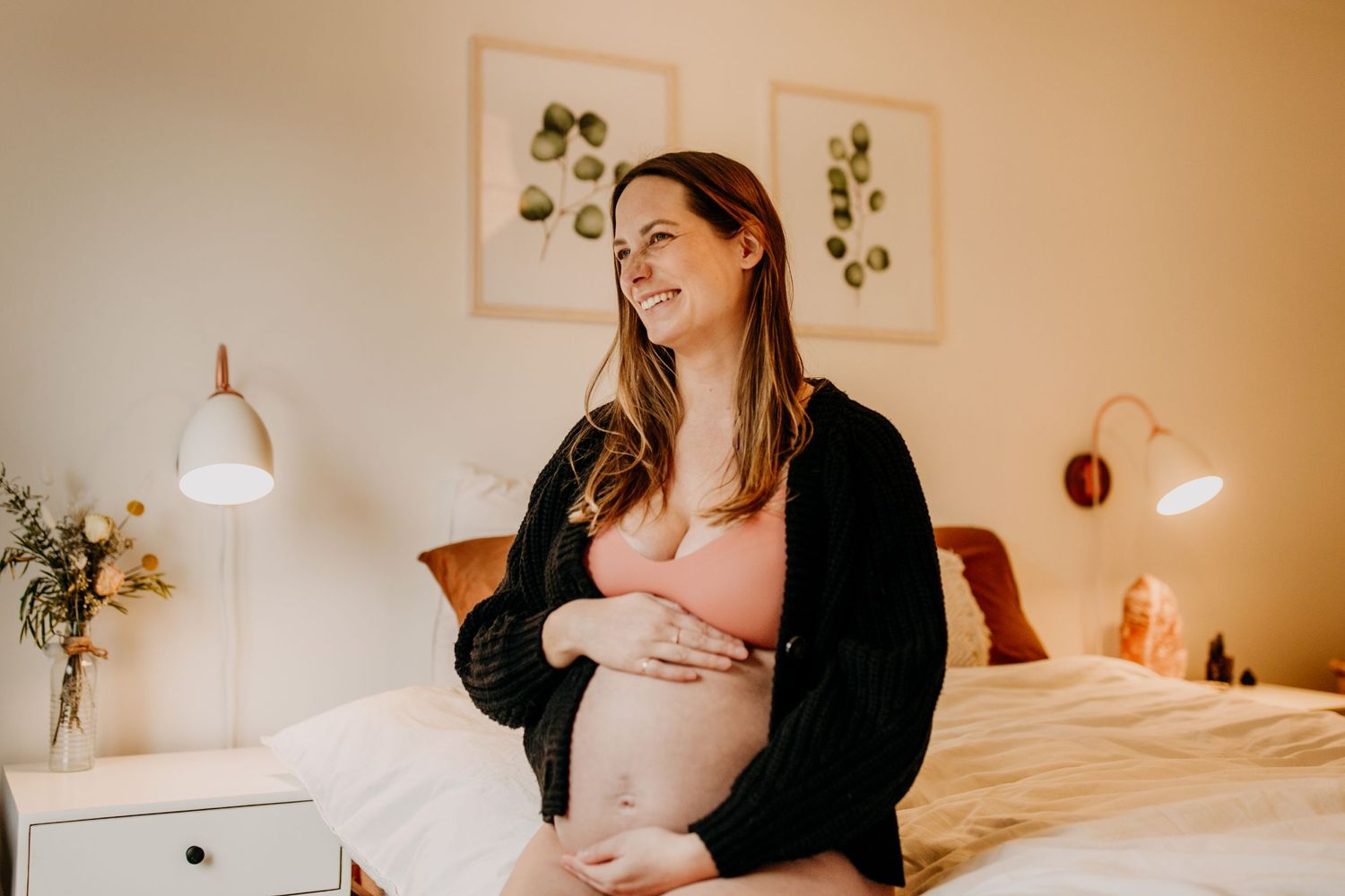 Storytelling motherhood photographer Mona Iredale