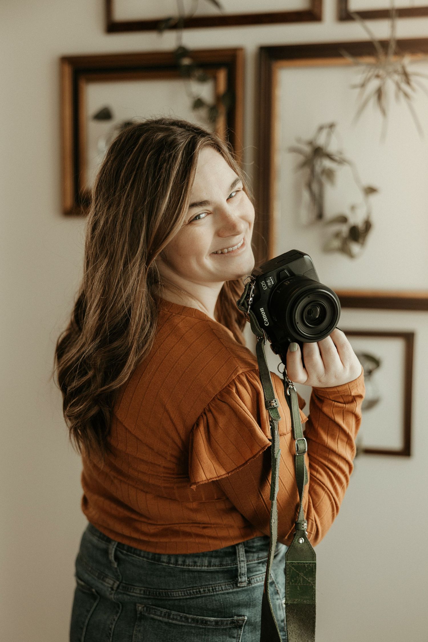 Family, senior and newborn Photographer and owner of RG Photography by Courtney located in Springfield, iL and Central Illinois