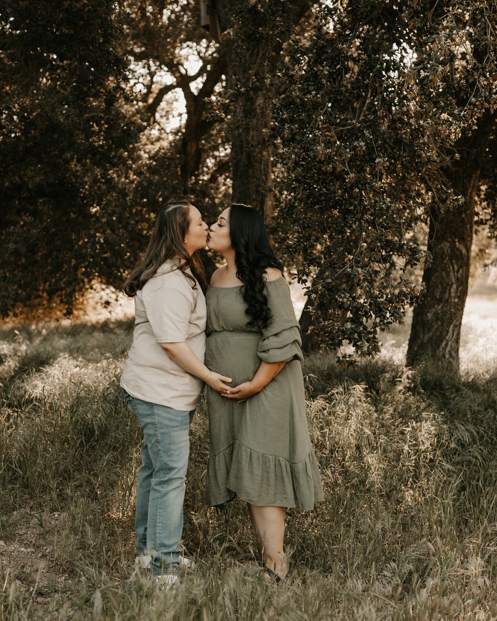 Beautiful outdoor maternity session!