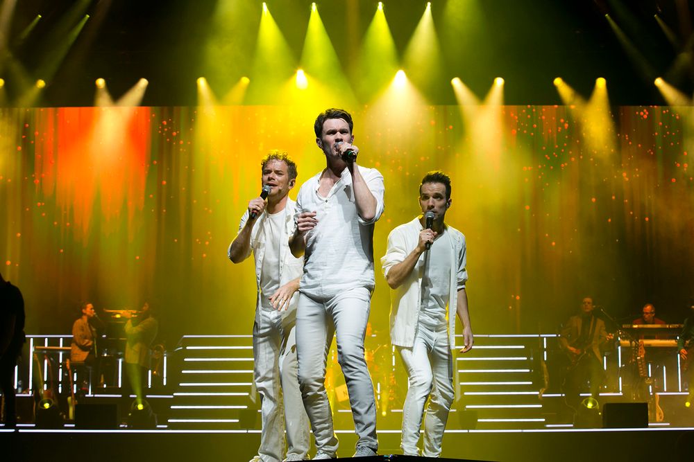 Oh what a night I Globen. Fotograf Rebecca Nordin. Peter Johansson, David Lindgren, Robert Rydberg och Bruno Mitsogiannis.