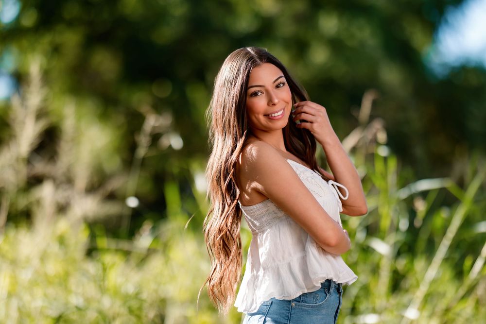 senior girl pictures in field of green Tucson, AZ Sonoita, AZ