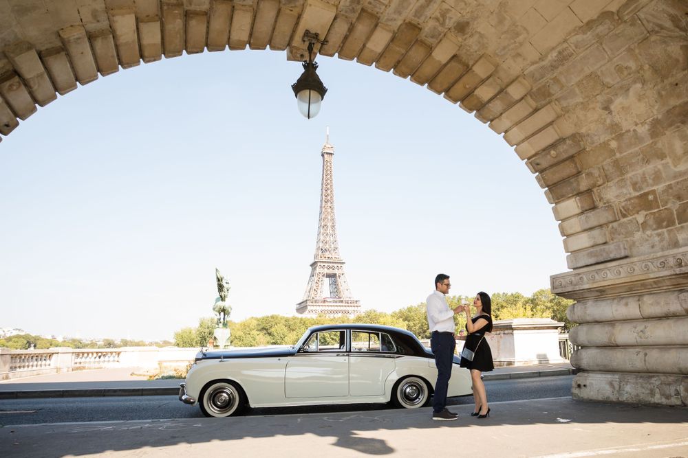 Premium Paris photo tour for families in a private vehicle with Picmytrip Paris.