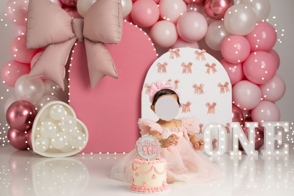 pink bows first birthda, cake smahs, photography, shades of pink, best cake smash photographer, brookwater, Yasmin Deen, HHA