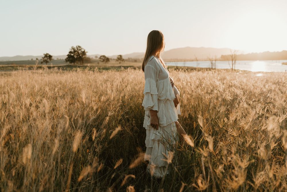 maternity, golden hour, client closet, Somerset Dam