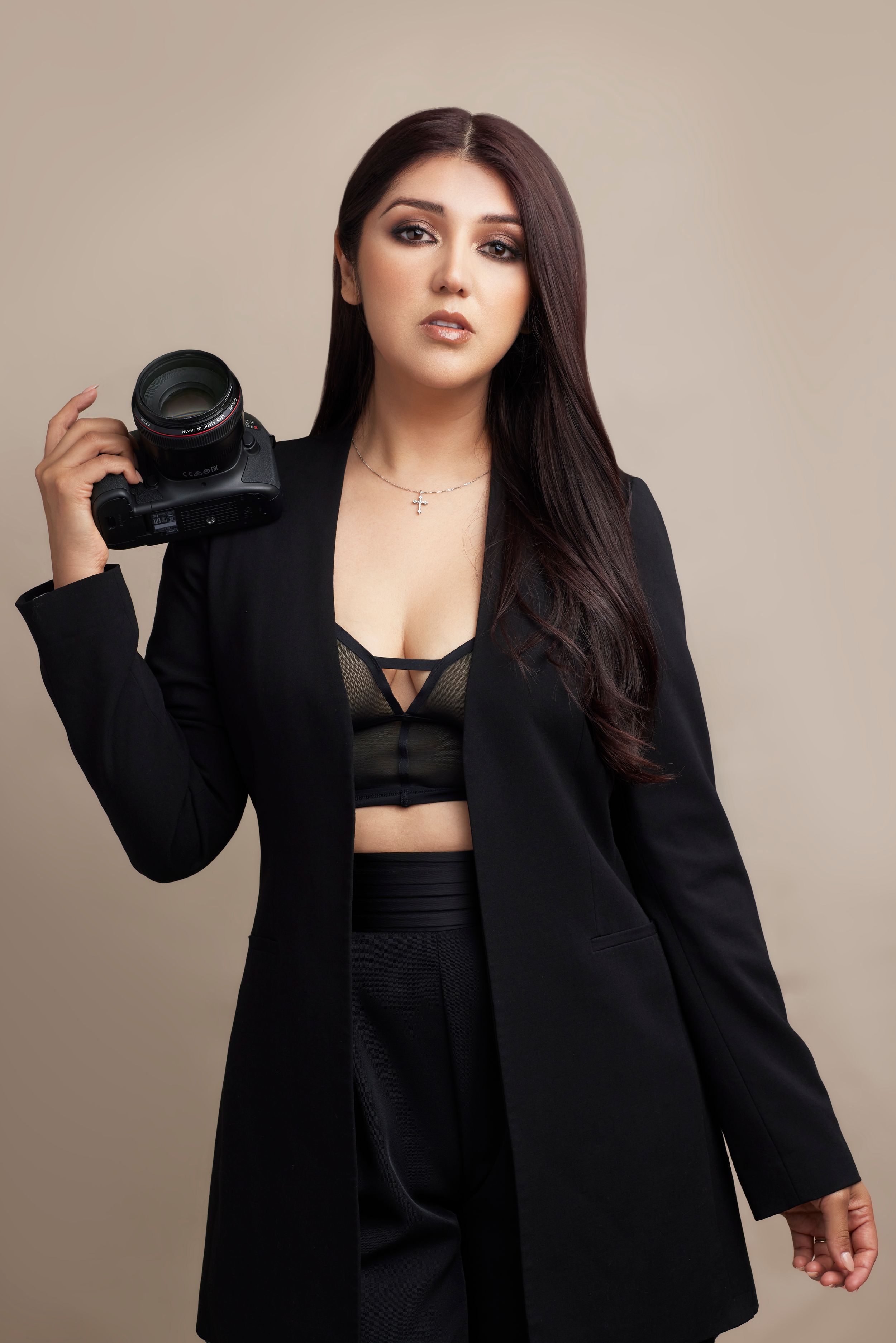 Luxury quinceañera and wedding photographer in Sacramento CA with elegant, magazine-style portraits