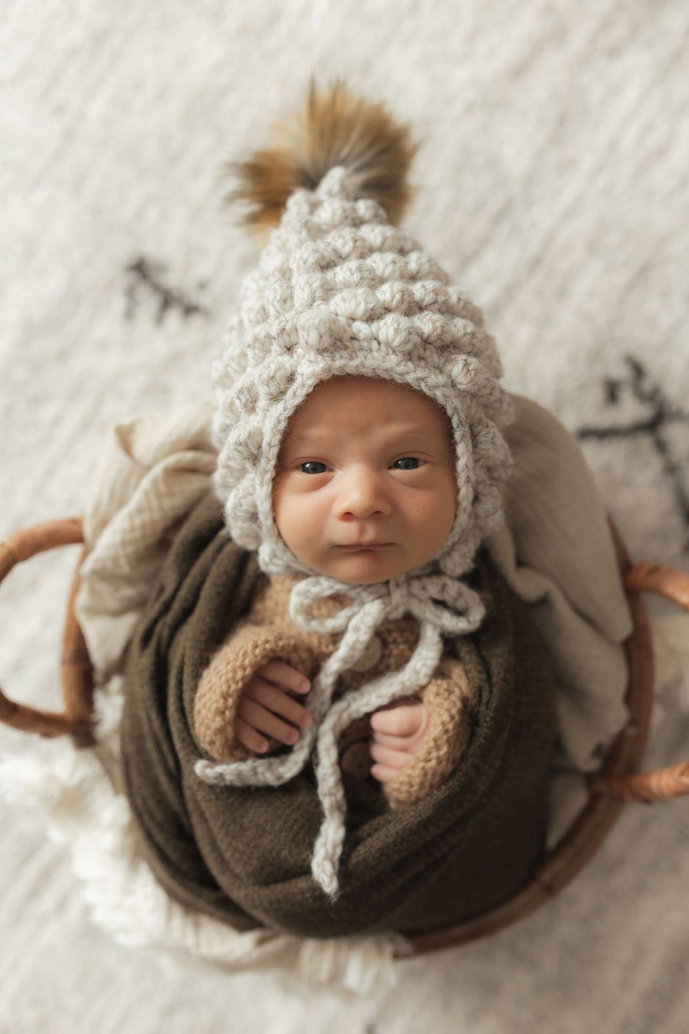 in-home lifestyle newborn photographer session in Columbia Missouri