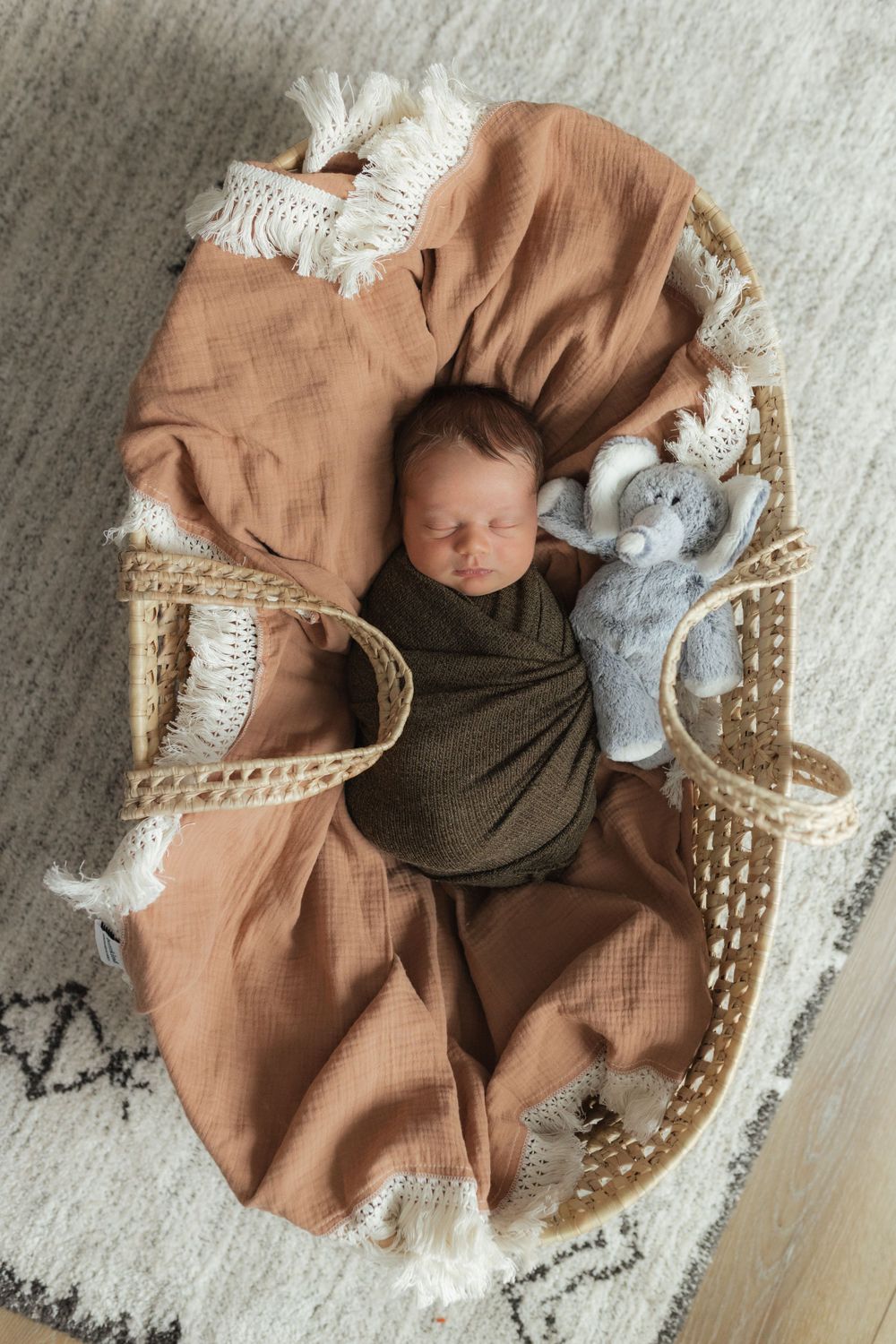 in-home lifestyle newborn photographer session in Columbia Missouri