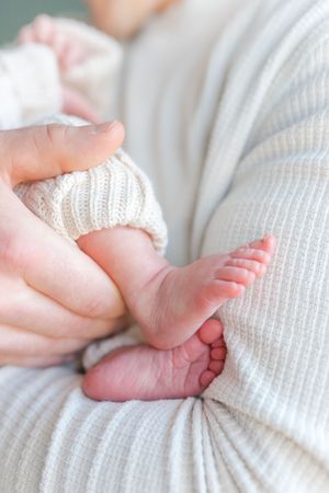 newborn baby toes