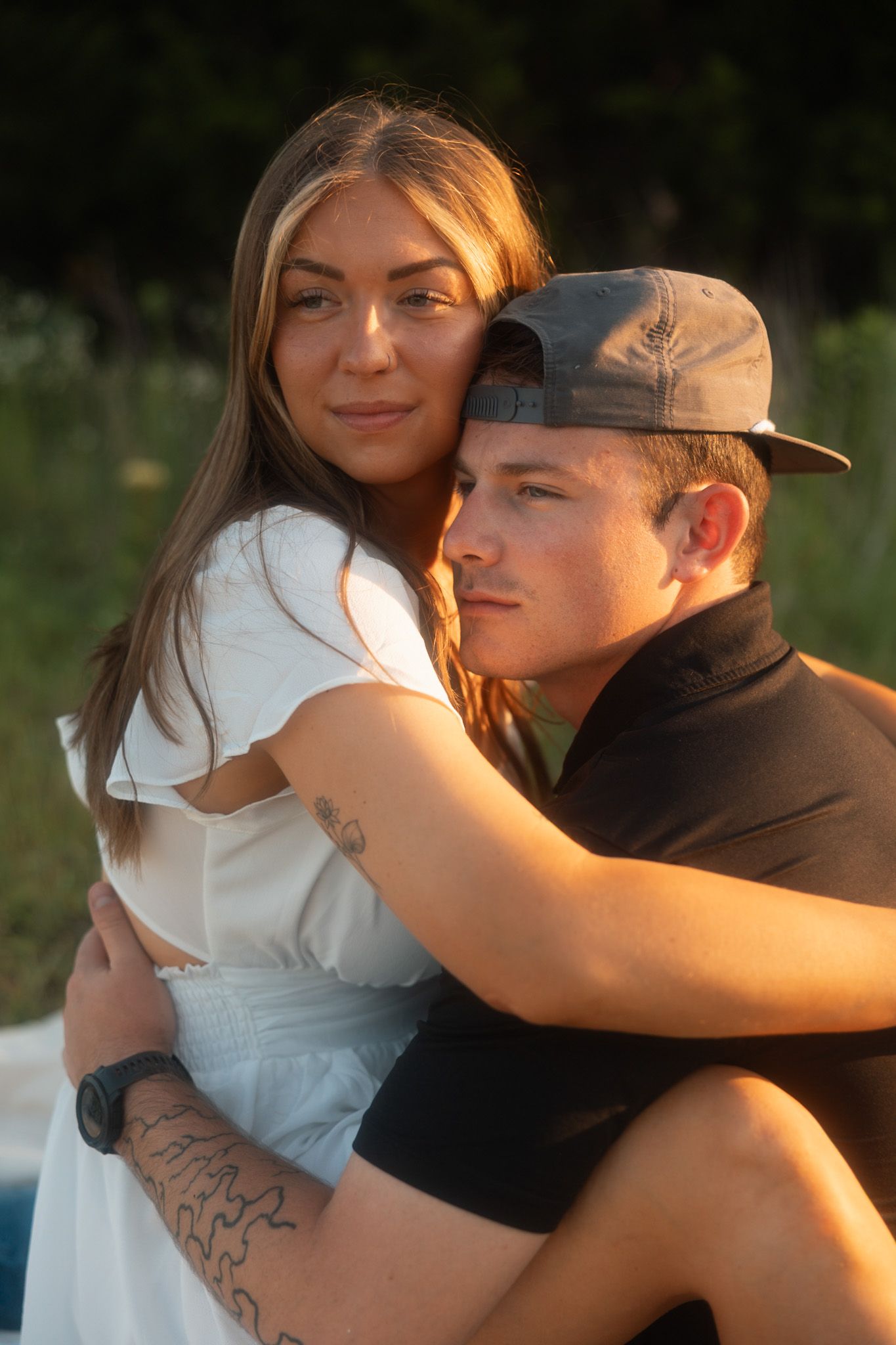 couple hugging during photoshoot