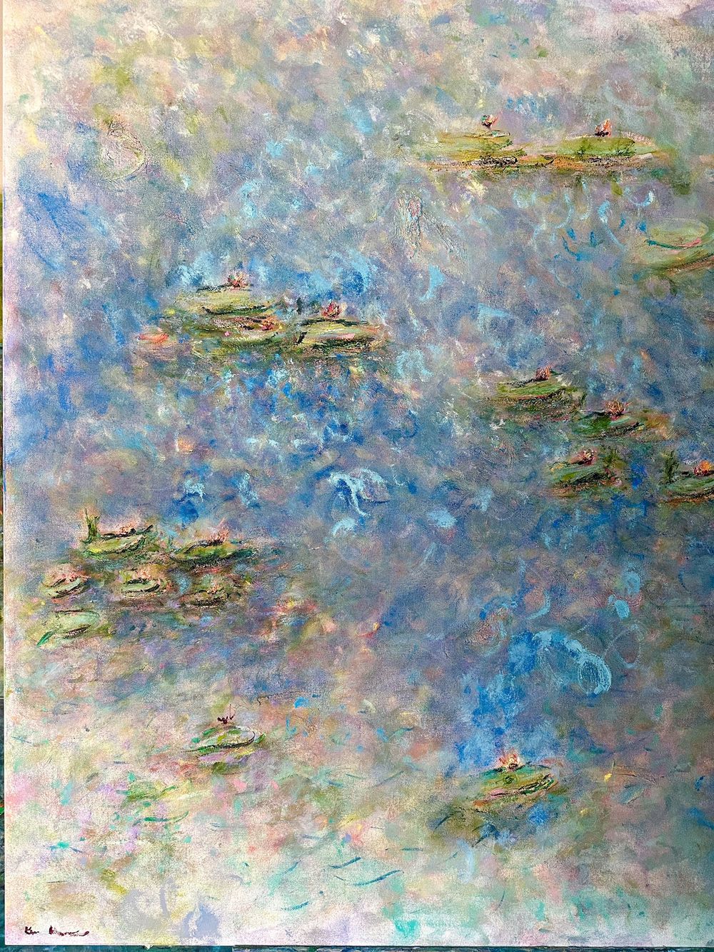 Impressionist painting of water lilies floating on a pond with blue reflections in an ethereal, dreamy atmosphere. Monet Kim ahonoukoun
