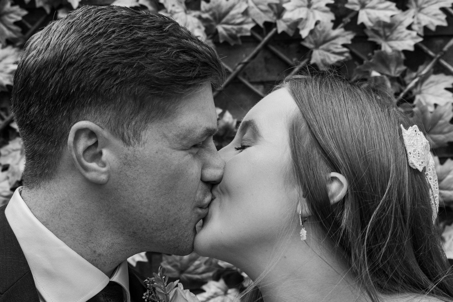 A simple wedding at Neath Registry office