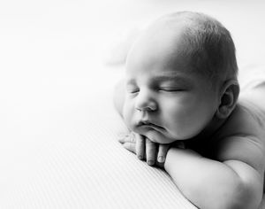Top newborn photographer near Chillicothe OH, Ashland KY, and Huntington WV