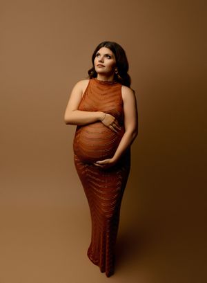 Best maternity photographer serving Southern Ohio, Northeastern Kentucky, and West Virginia with luxury studio portraits