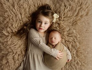 Safe newborn photography studio serving Southern Ohio Northeastern Kentucky and West Virginia