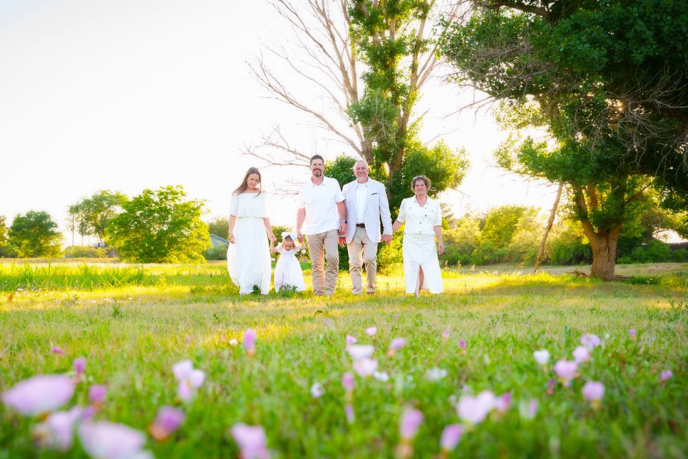 midland tx family photographer outdoor family session photographers midland tx midkiff field photo session spring family photos midland tx
