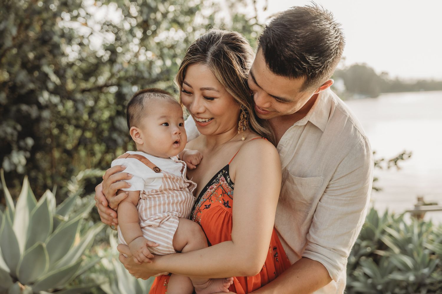 Hartwarming family photo with son on first birthday celebration