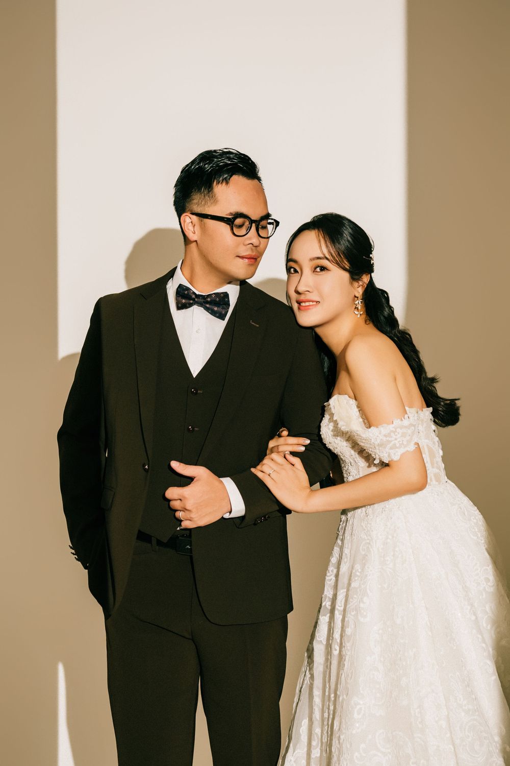 夏天婚紗WhiteLily婚紗、墾丁時尚高級婚紗、草原海邊婚紗、高雄美式棚拍婚紗、屏東自助婚紗攝影工作室推薦、韓式婚紗，小紅書婚紗、明星氛圍婚紗、海外婚紗招募中、海外婚禮推薦、戶外證婚場地、高雄台南自主婚紗、紐西蘭皇后鎮駐點婚紗婚禮攝影家庭