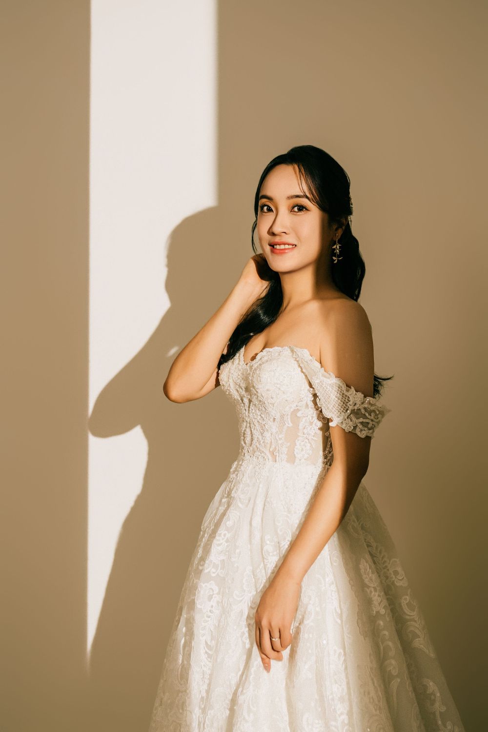 夏天婚紗WhiteLily婚紗、墾丁時尚高級婚紗、草原海邊婚紗、高雄美式棚拍婚紗、屏東自助婚紗攝影工作室推薦、韓式婚紗，小紅書婚紗、明星氛圍婚紗、海外婚紗招募中、海外婚禮推薦、戶外證婚場地、高雄台南自主婚紗、紐西蘭皇后鎮駐點婚紗婚禮攝影家庭