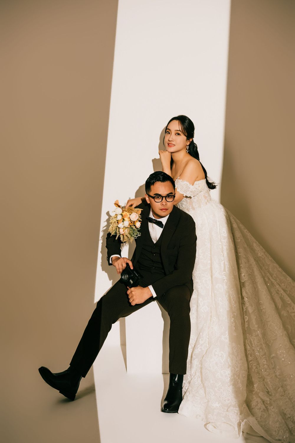 夏天婚紗WhiteLily婚紗、墾丁時尚高級婚紗、草原海邊婚紗、高雄美式棚拍婚紗、屏東自助婚紗攝影工作室推薦、韓式婚紗，小紅書婚紗、明星氛圍婚紗、海外婚紗招募中、海外婚禮推薦、戶外證婚場地、高雄台南自主婚紗、紐西蘭皇后鎮駐點婚紗婚禮攝影家庭