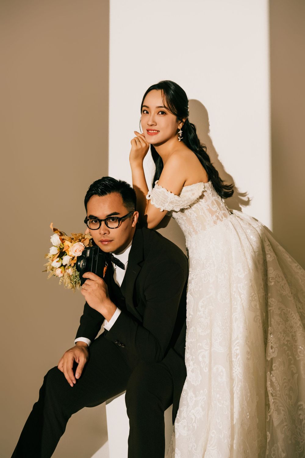 夏天婚紗WhiteLily婚紗、墾丁時尚高級婚紗、草原海邊婚紗、高雄美式棚拍婚紗、屏東自助婚紗攝影工作室推薦、韓式婚紗，小紅書婚紗、明星氛圍婚紗、海外婚紗招募中、海外婚禮推薦、戶外證婚場地、高雄台南自主婚紗、紐西蘭皇后鎮駐點婚紗婚禮攝影家庭