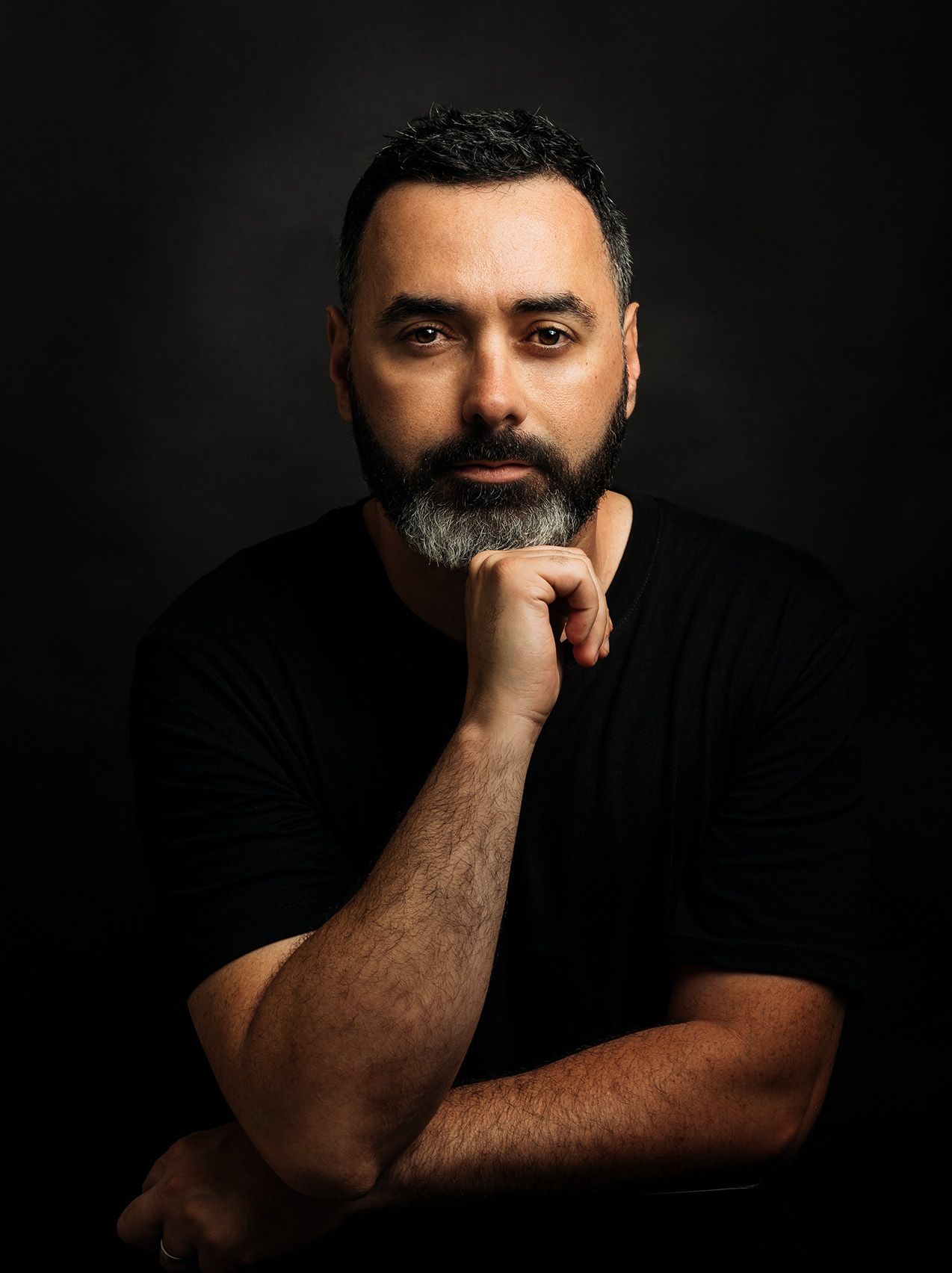 Portrait of a Man in studio, Studio photography. Modeling. Fashion photography, dramatic lighting, actor, comedian