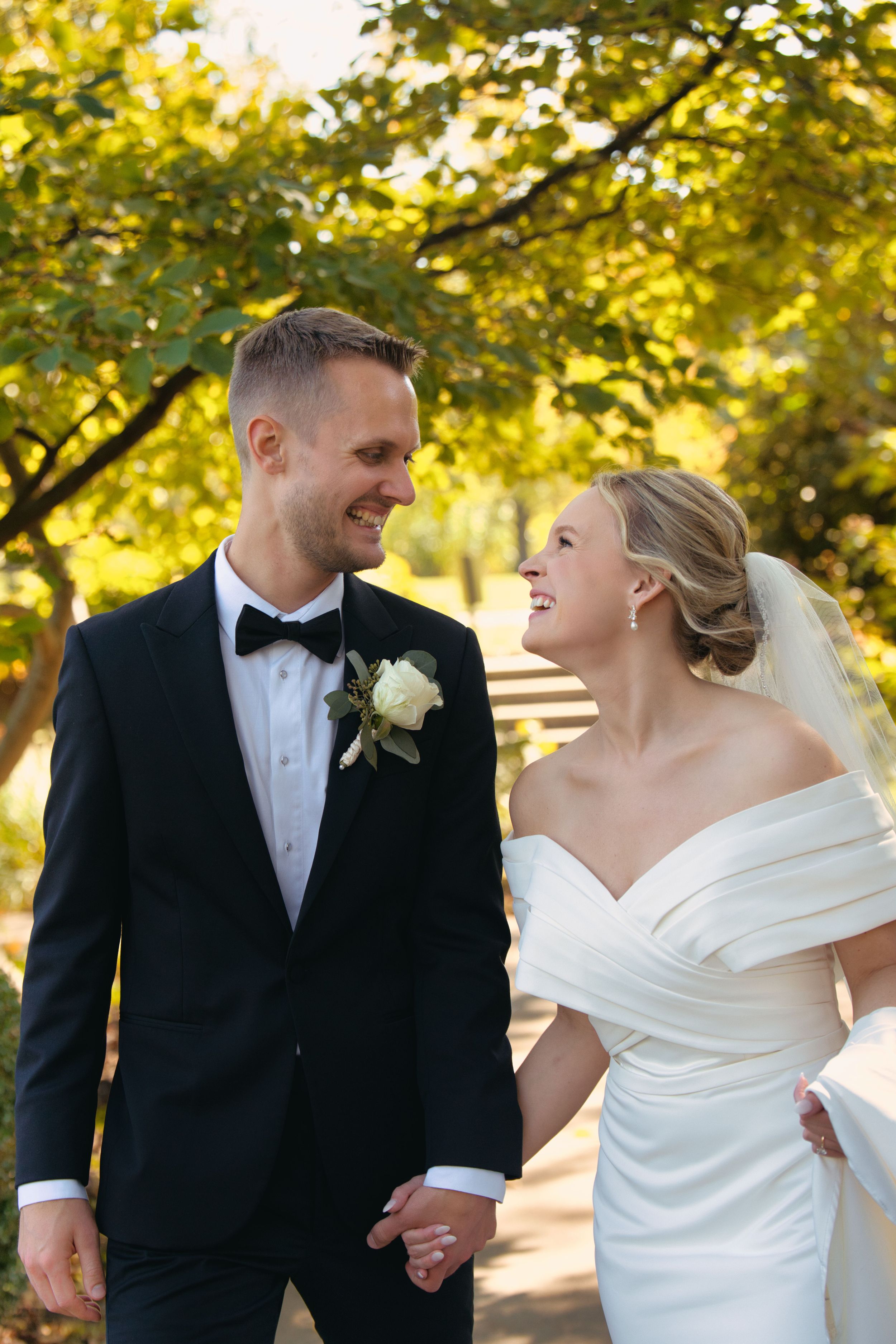 Bride and Groom Couple's portraits after the ceremony downtown Cincinnati Ohio wedding venue : Cincinnati Wedding Photographer