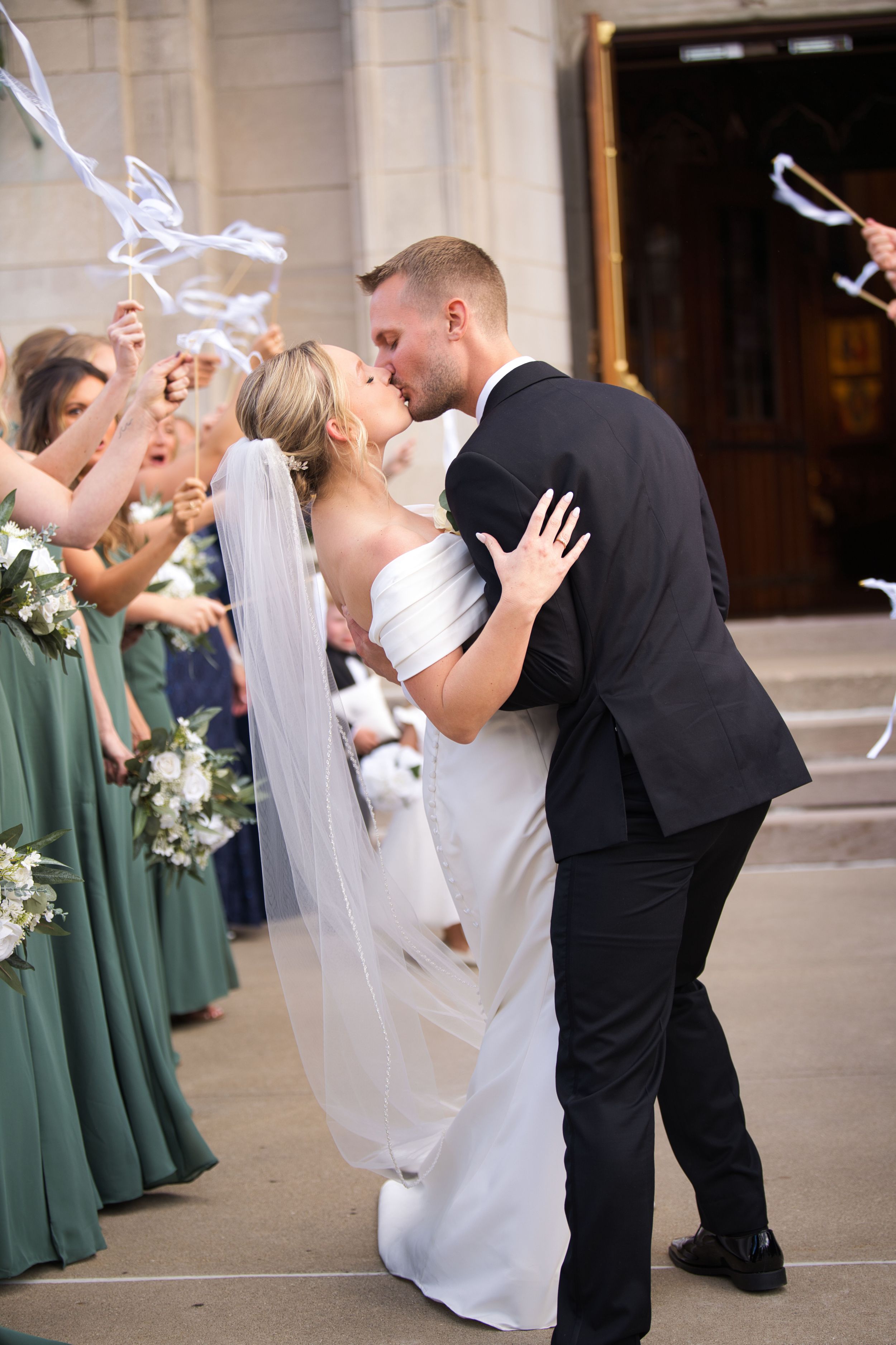 Bride and Groom Couple's portraits after the ceremony downtown Cincinnati Ohio wedding venue : Cincinnati Ohio Wedding Photographer