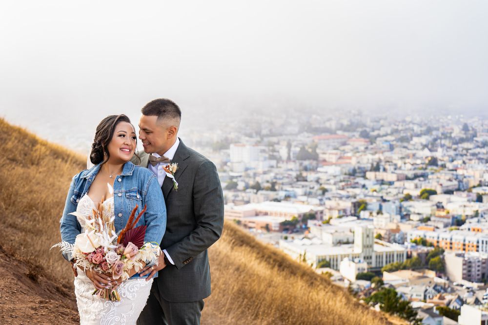 bride and groom photo at Bernal Heights Park, San Francisco