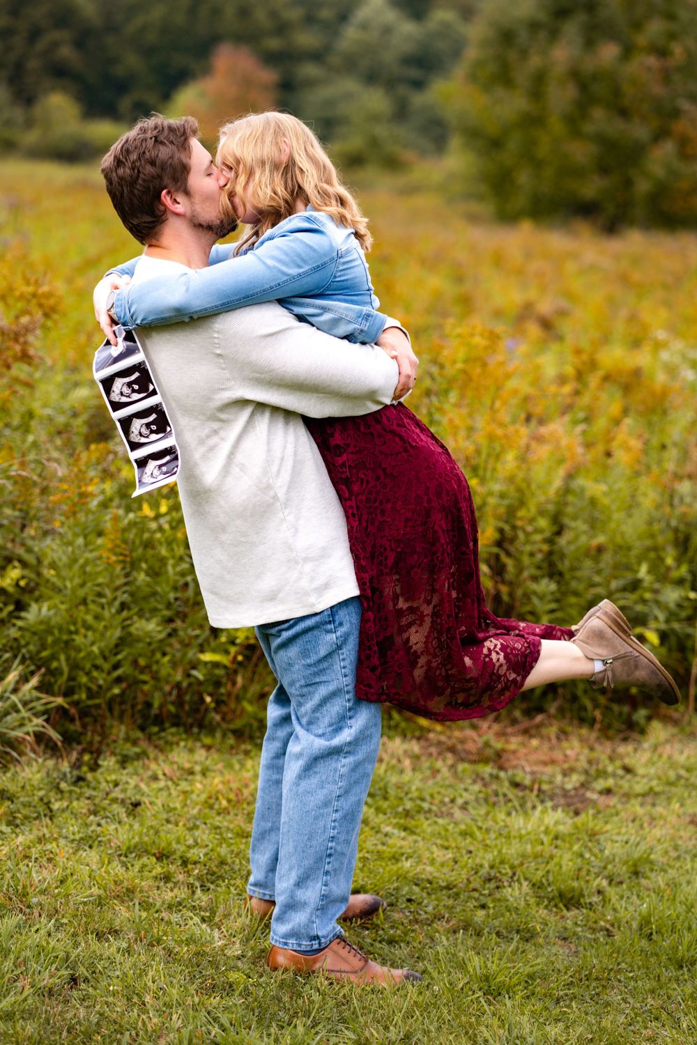 Erie, Pennsylvania couples portrait session at asbury woods