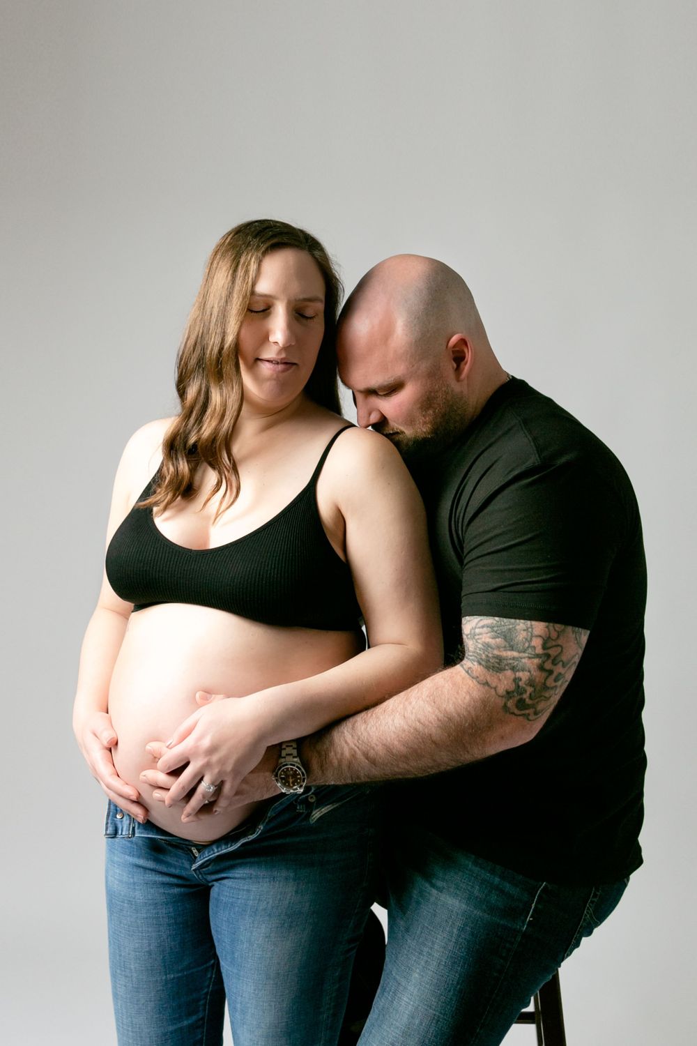 Orlando Maternity Photography, sports bra and jeans maternity outfit idea, Sanford Maternity Photography