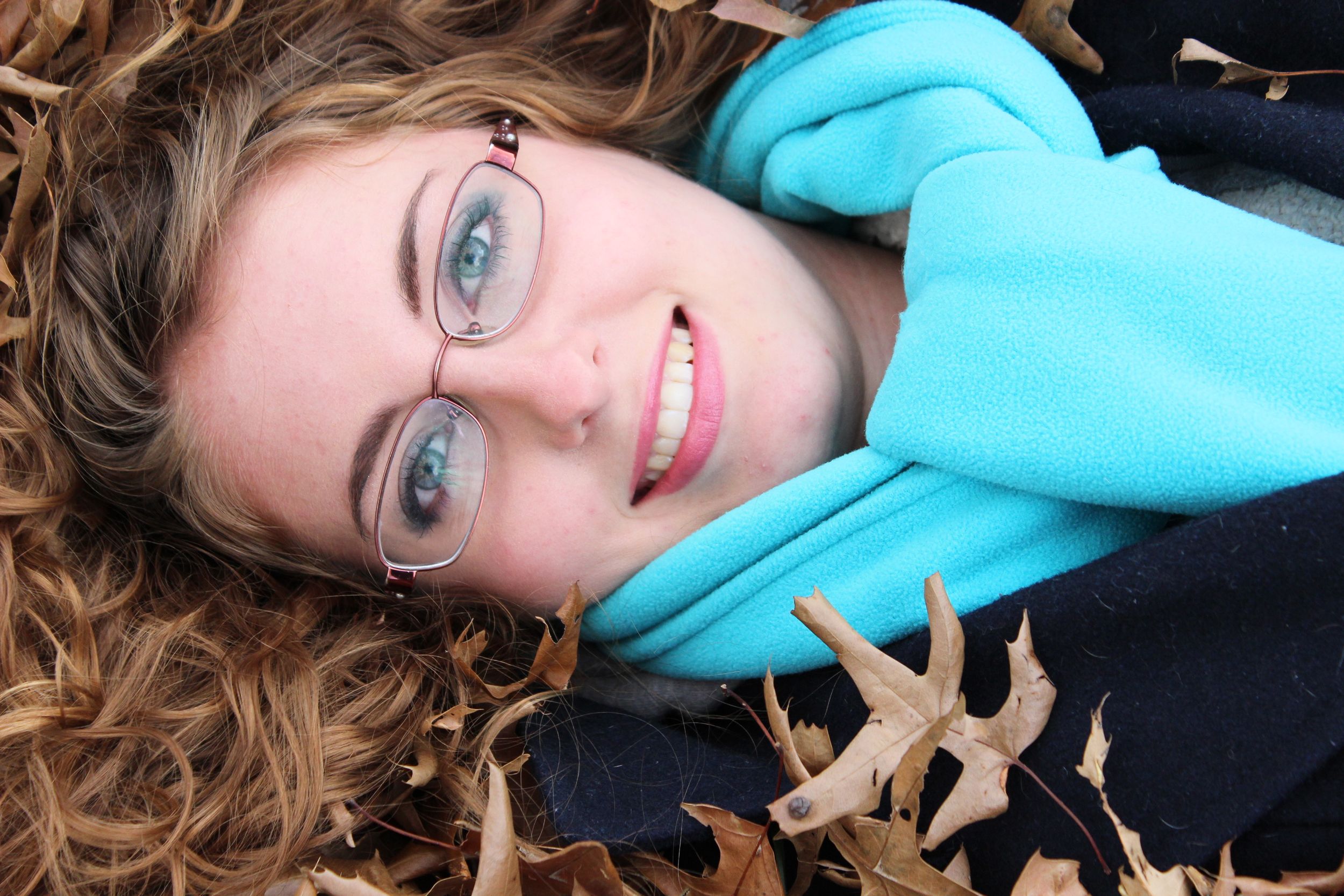 Senior picture photographed by Rhonda Kay Photography.