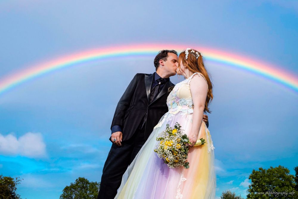 Nottingham wedding photographer The Folly At Mackworth Wedding
